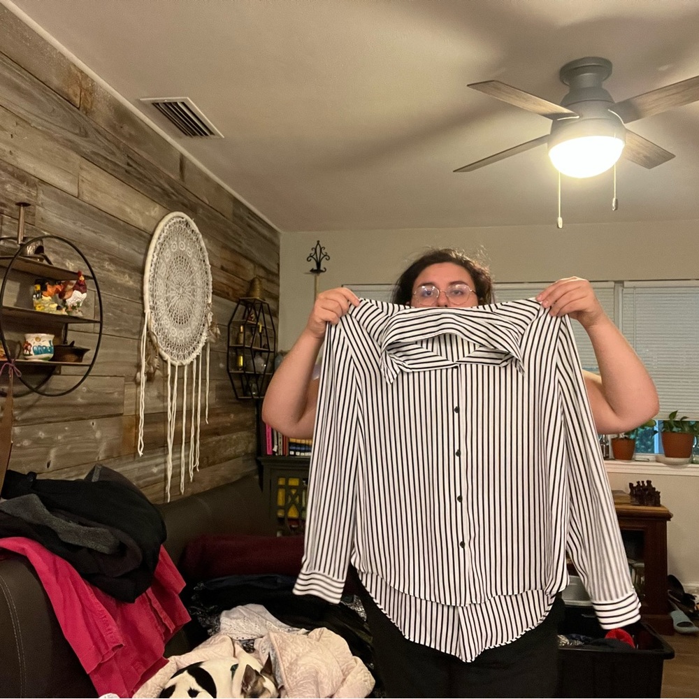 Button up Blouse - Picture 2 of 3